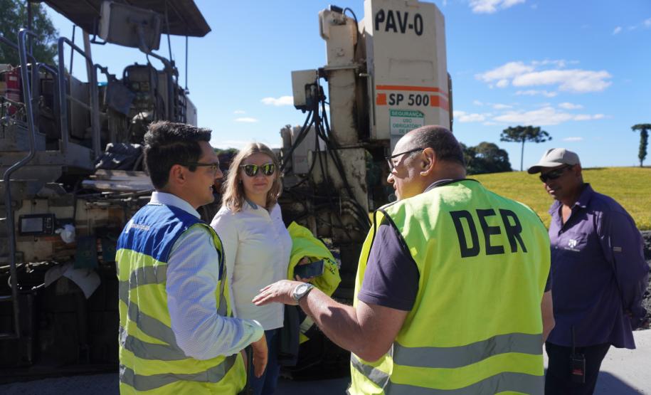 Comitiva DNIT e Goinfra em visita técnica à obra de restauração em concreto na PRC-280