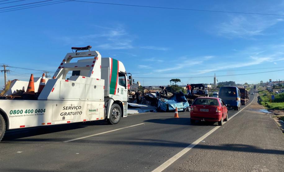 Veículos de operação de tráfego rodoviário do DER/PR