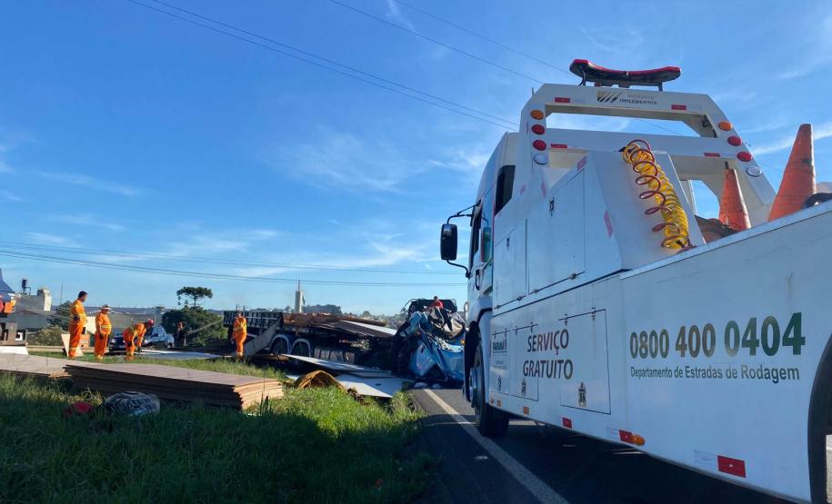 Veículos de operação de tráfego rodoviário do DER/PR