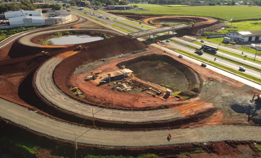 Viaduto sobre a BR-277