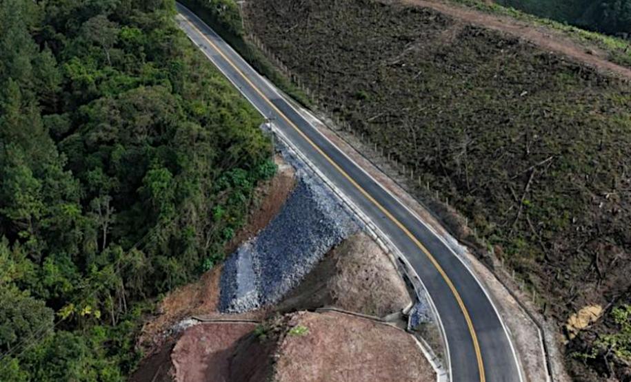 Obra emergencial no km 37 da PR-092 em Rio Branco do Sul