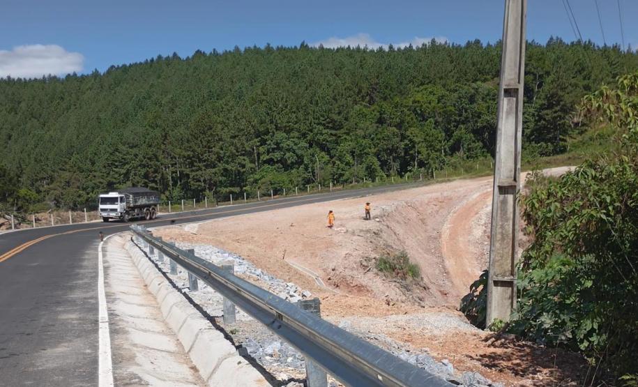 Obra emergencial no km 37 da PR-092 em Rio Branco do Sul