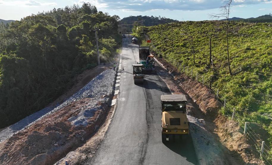 Obra emergencial no km 37 da PR-092 em Rio Branco do Sul