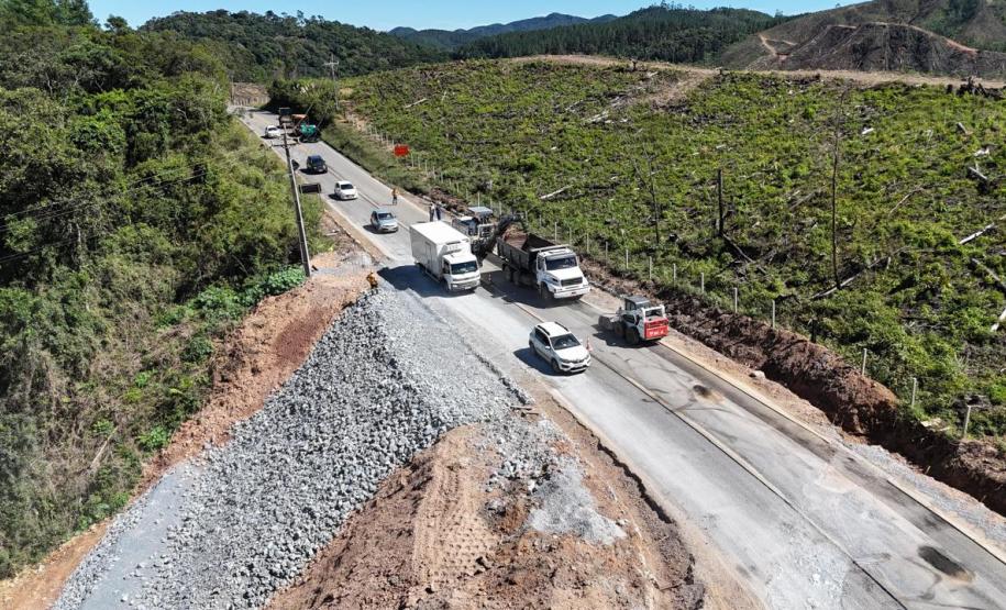 Obra emergencial no km 37 da PR-092 em Rio Branco do Sul