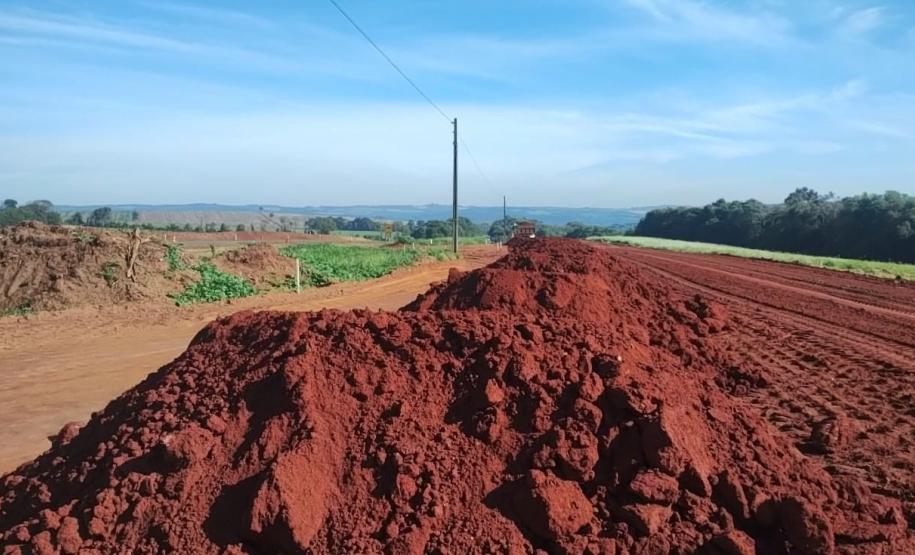 Terraplenagem na obra de restauração em concreto da PR-151 entre Ponta Grossa e Palmeira