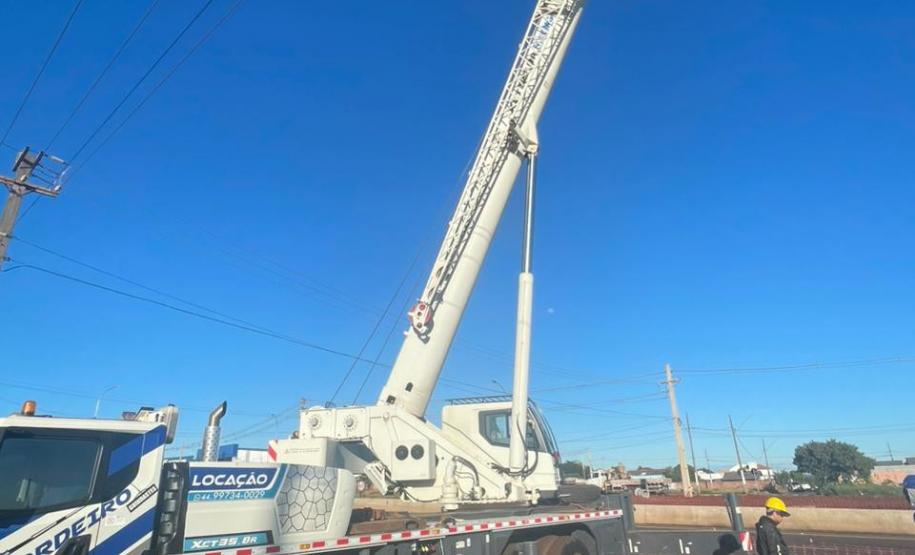 PR-317 lançamento de pilares da passarela um