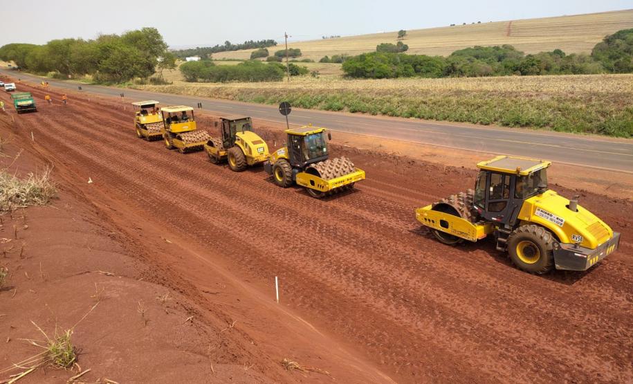 PR-317 obras de arquivo da duplicação em andamento