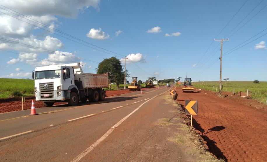 Serviços do novo trevo rodoviário entre Porto Rico e São Pedro do Paraná