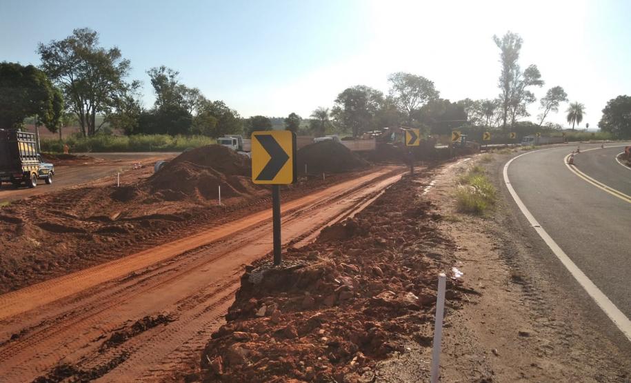 Serviços do novo trevo rodoviário entre Porto Rico e São Pedro do Paraná