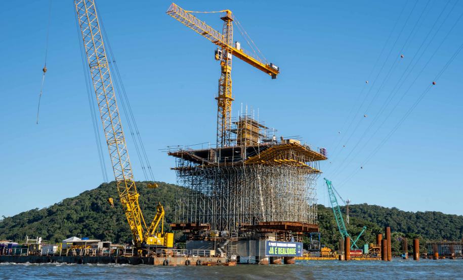 Ponte de Guaratuba chega a 60%