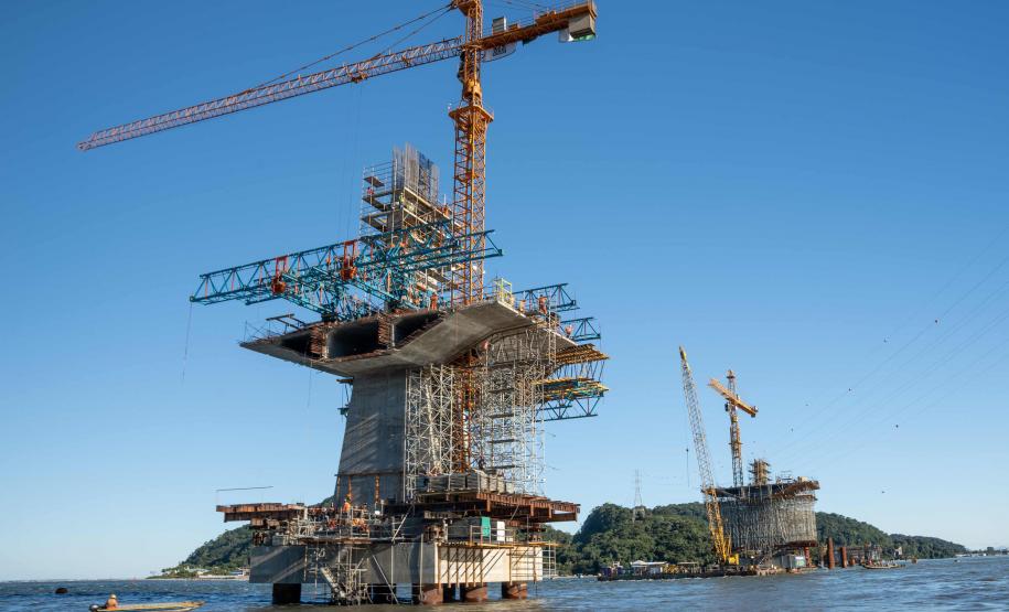 Ponte de Guaratuba chega a 60%