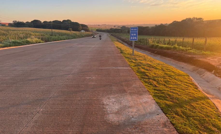 PR-180 entre Goioerê e Quarto Centário com concretagem quase concluída