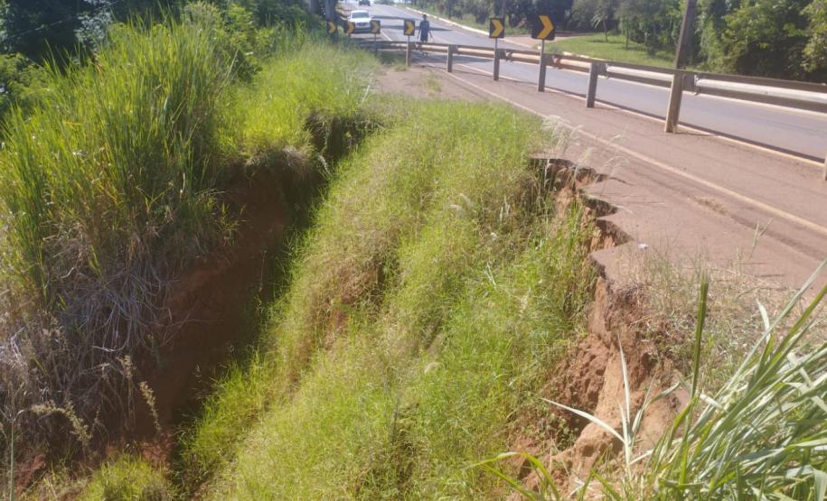PR-436 em Ribeirão do Pinhal, local do bueiro danificado