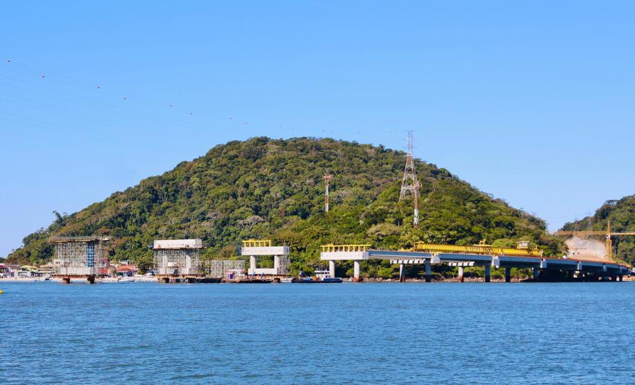 Ponte de Guaratuba chega a 70%