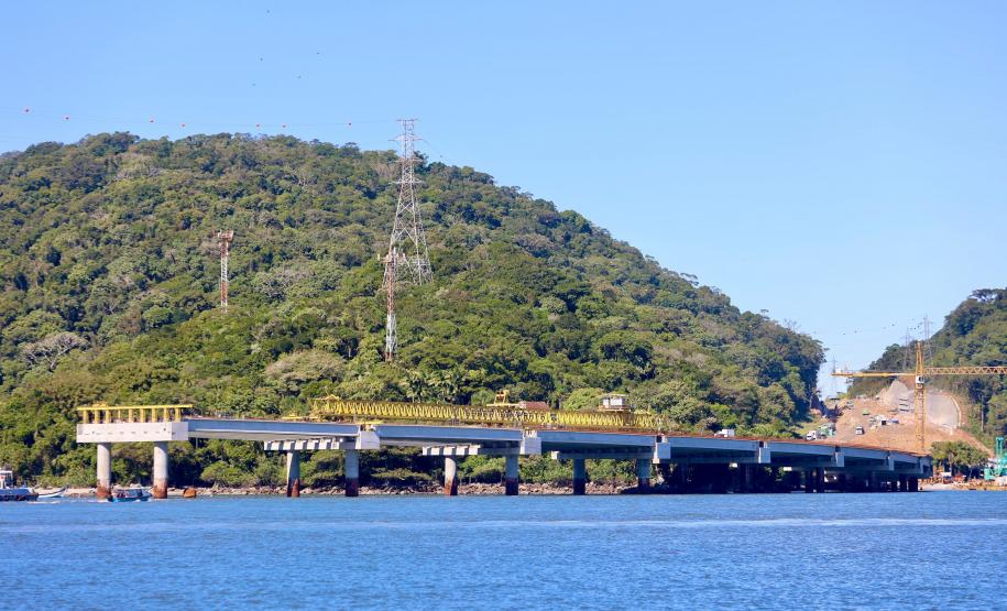 Ponte de Guaratuba chega a 70%