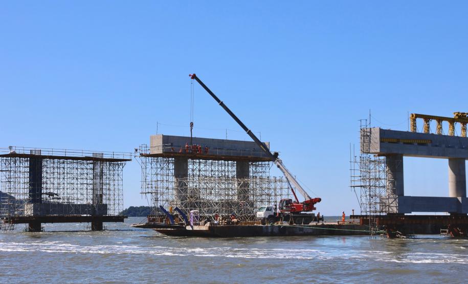 Ponte de Guaratuba chega a 70%