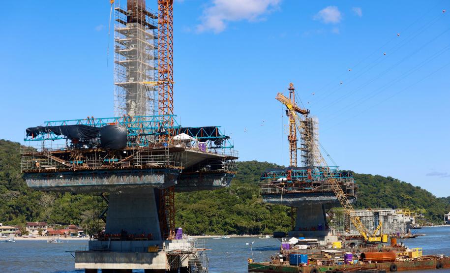 Ponte de Guaratuba chega a 70%
