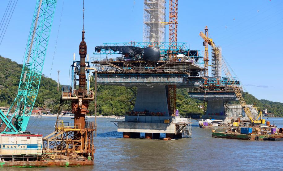 Ponte de Guaratuba chega a 70%