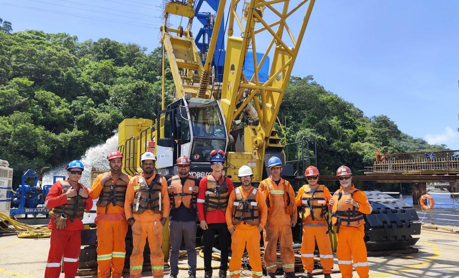 Última estaca da Ponte de Guaratuba