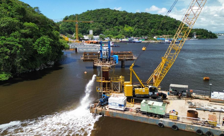 Última estaca da Ponte de Guaratuba