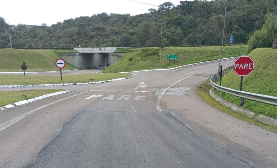 Serviços de conservação na Estrada da Graciosa