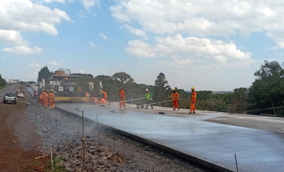 PRC-466 entre Palmeirinha e Guarapuava - pavimentação em concreto