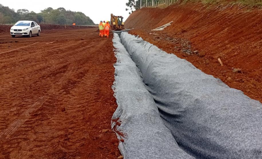 PRC-466 entre Palmeirinha e Guarapuava - implantação de sistema de drenagem