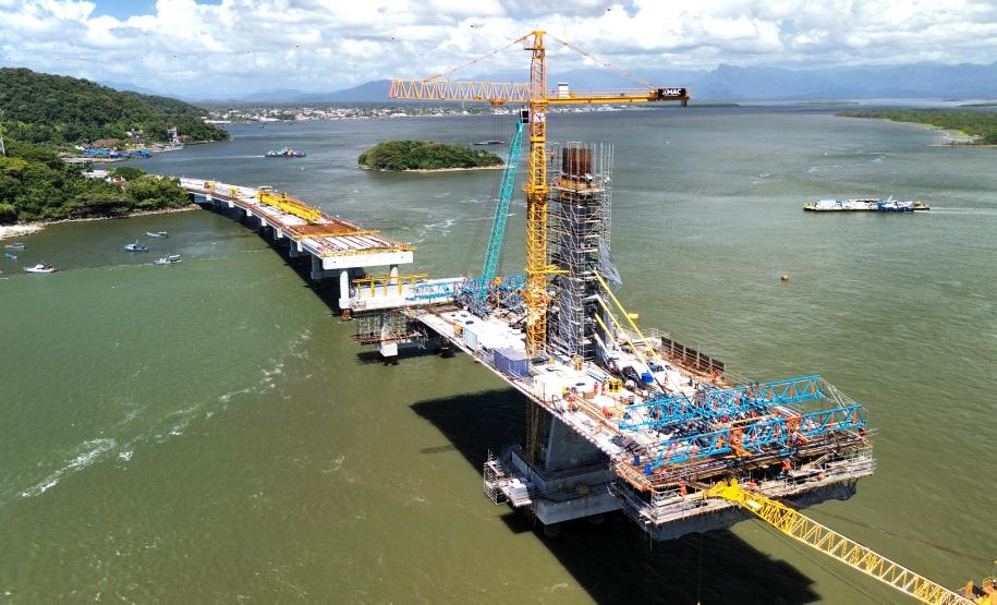 Obras da ponte de Guaratuba e acessos