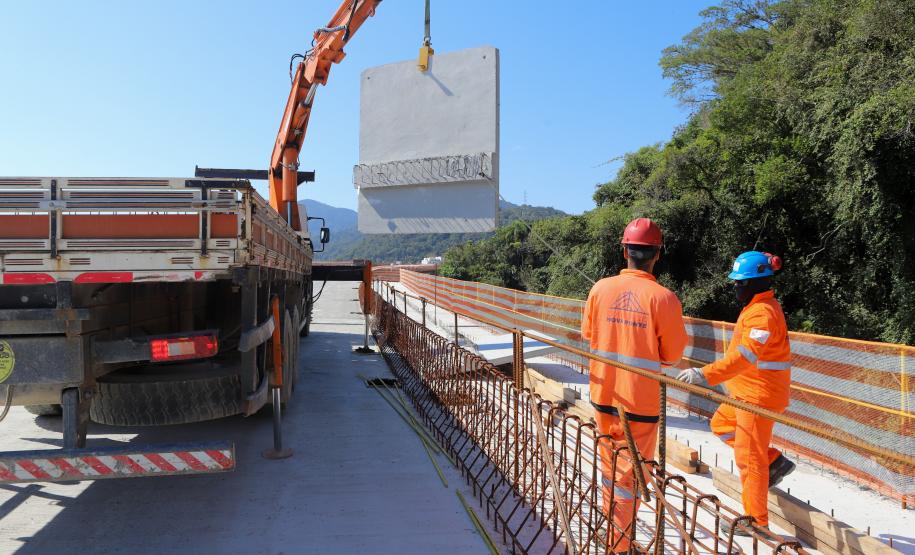 Obras da ponte de Guaratuba e acessos