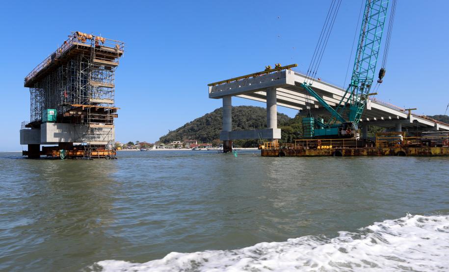Obras da ponte de Guaratuba e acessos