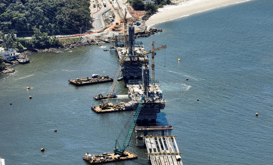 Obras da ponte de Guaratuba e acessos