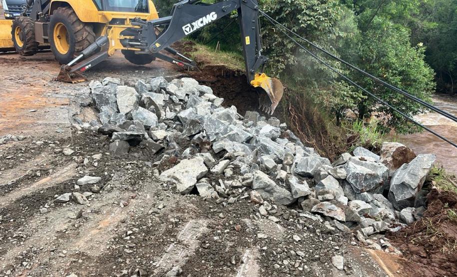 PR-364 recuperação de acesso ponte Rio Juquiá em Goioxim