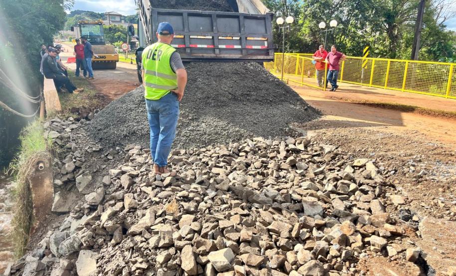 PR-364 recuperação de acesso ponte Rio Juquiá em Goioxim