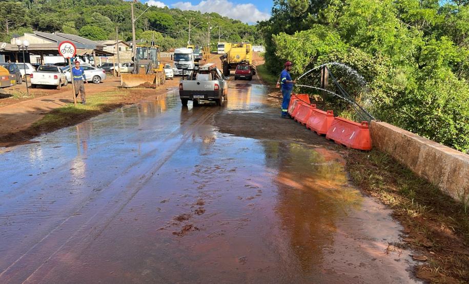 PR-364 recuperação de acesso ponte Rio Juquiá em Goioxim
