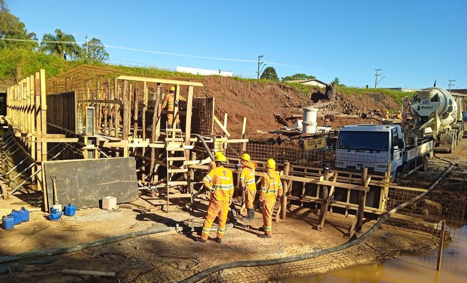 PRC-466 duplicação em concreto entre Pitanga e Turvo