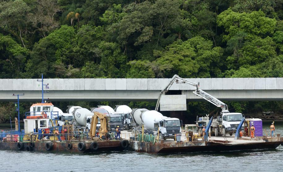 Ponte de Guaratuba chega a 80%