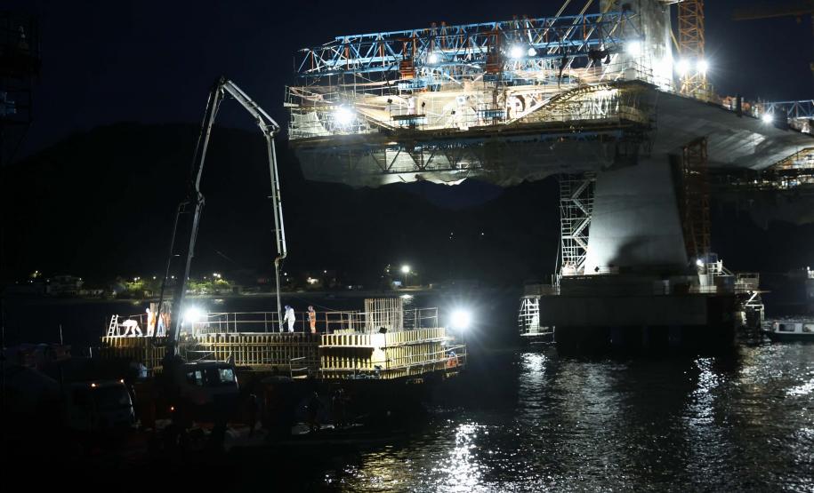 Ponte de Guaratuba chega a 80%