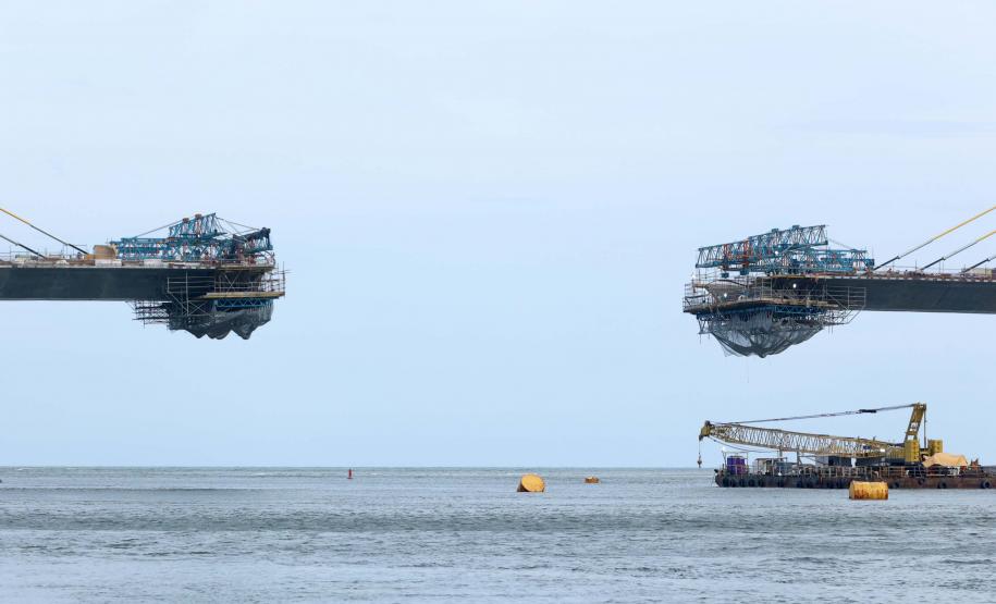 Ponte de Guaratuba chega a 80%