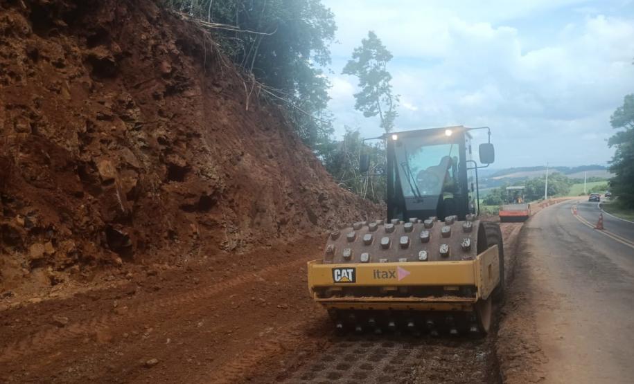 PR-180 serviços de terraplenagem entre Francisco Beltrão e Dois Vizinhos