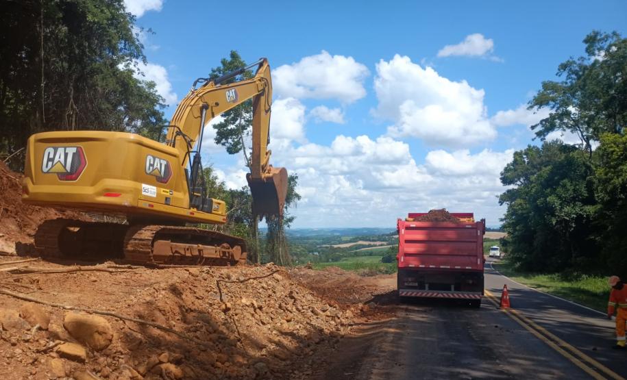 PR-180 serviços de terraplenagem entre Francisco Beltrão e Dois Vizinhos