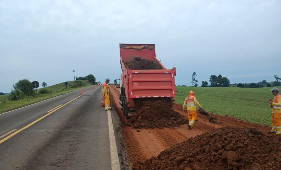 PR-180 serviços de terraplenagem entre Francisco Beltrão e Dois Vizinhos