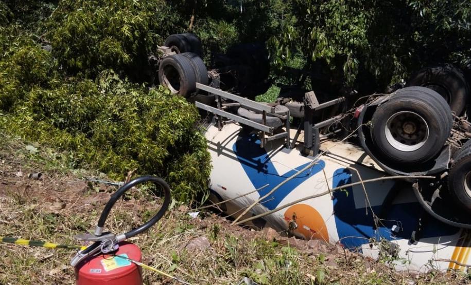 PR-182 em Salgado Filho retirada de caminhão