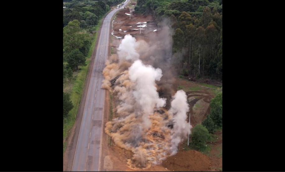 Detonação de rochas na PRC-466 entre Turvo e Palmeirinha