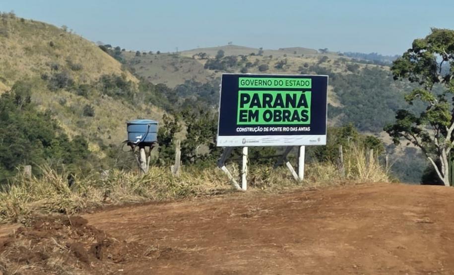 Construção de ponte em Grandes Rios