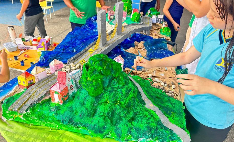 Alunos de escolha municipal montam maquete da ponte de Guaratuba