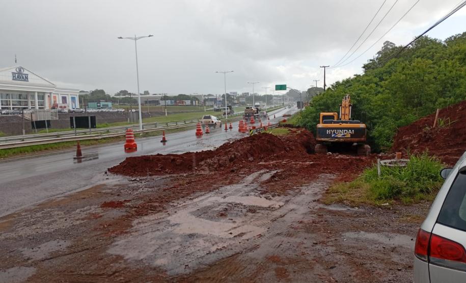 Recuperação de erosão na PR-323 em Umuarama