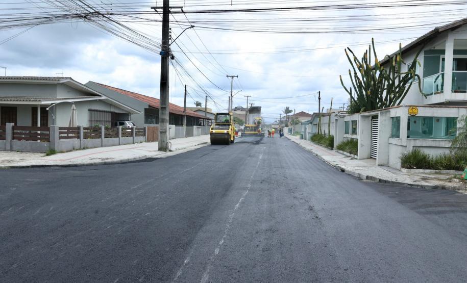 Contorno de Praia de Leste em Pontal do Paraná
