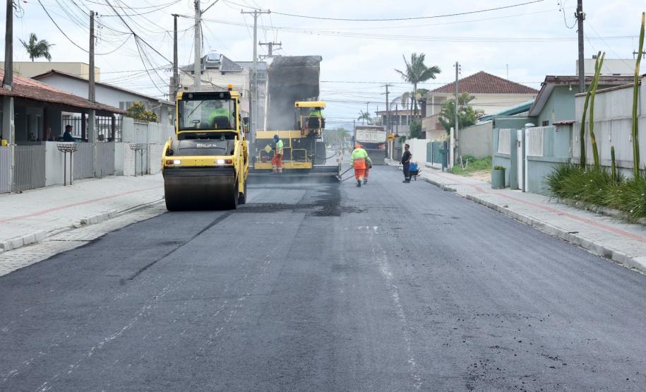 Contorno de Praia de Leste em Pontal do Paraná