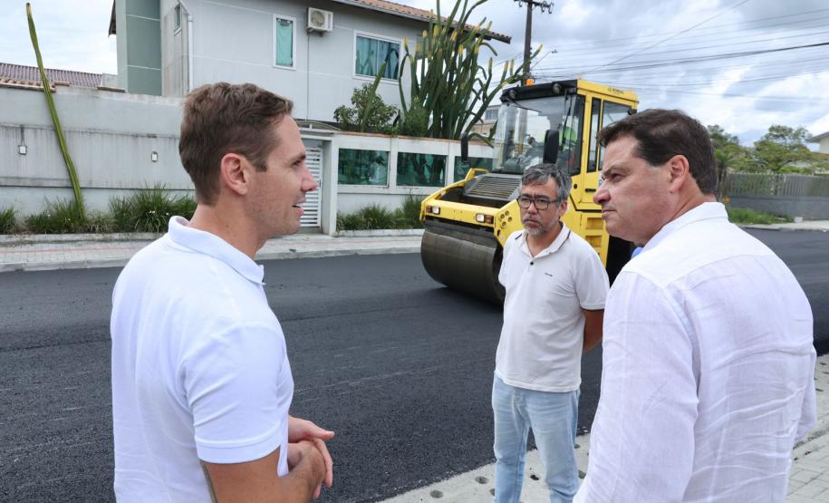 Contorno de Praia de Leste em Pontal do Paraná