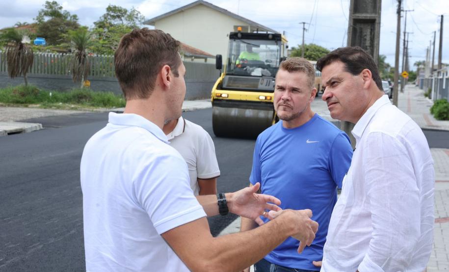 Contorno de Praia de Leste em Pontal do Paraná